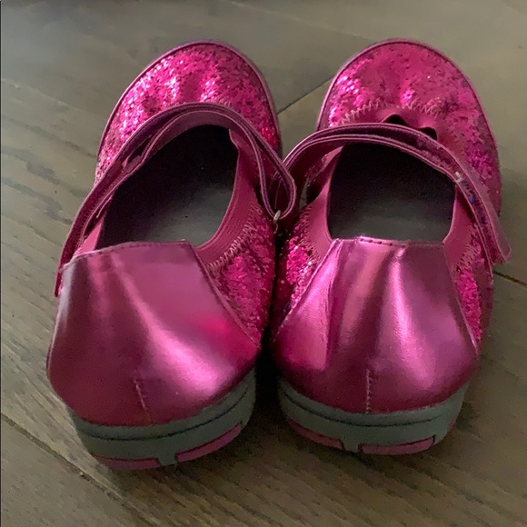 Reaction Shoes for girls 🧸 - Picture 4 of 5